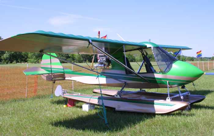 Quad City Challenger II on amphib Puddle Jumper floats.