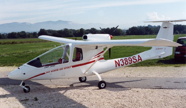 Sky Arrow 600 Sport LSA, Iniziative Industriali Italiane Sky Arrow 600 Light Sport Aircraft, Lightsport Aircraft video magazine.